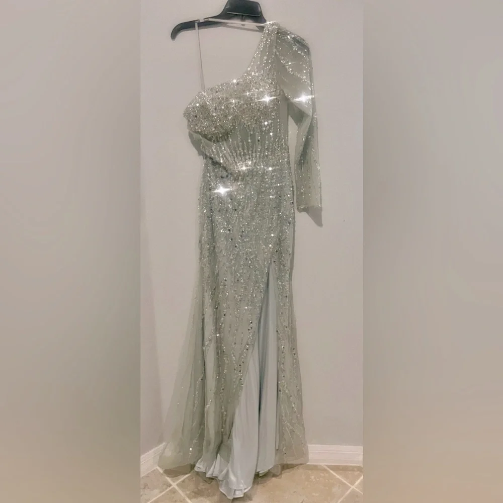 Gianni Binni Gorgeous One Shoulder Sequin Jewel elegant Gown